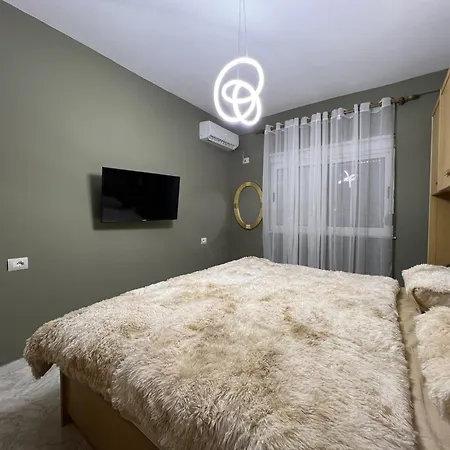 Elly Apartment *